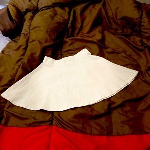 Women’s size S elastic waist cotton blend white skirt